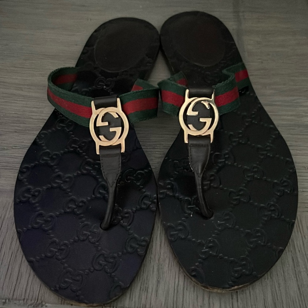 COPY - Gucci Black and Green Sandals with Elegant Design